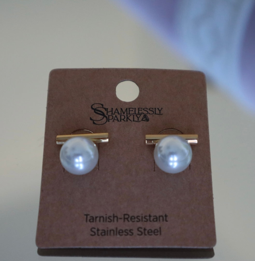 Gold Bar Pearl Earrings