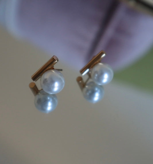 Gold Bar Pearl Earrings